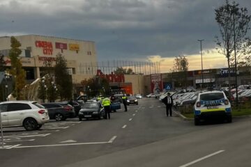 Poliția Rutieră, acţiune în parcarea Iulius Mall Suceava