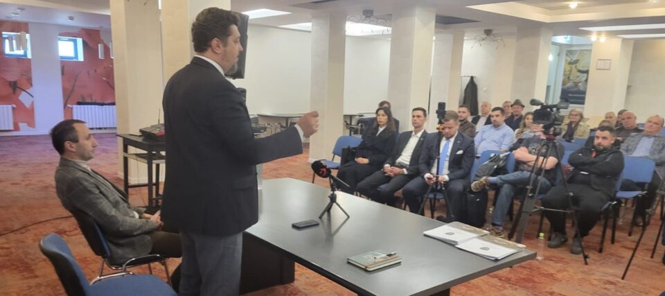 Europarlamentarul Claudiu Târziu a lansat la Suceava filiala județeană a Acțiunii Conservatoare, care va fi condusă de Ovidiu Ilisei