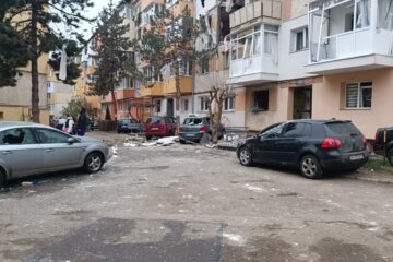 Blocul de locuințe de pe strada Rarău – cartierul Burdujeni, afectat grav de o explozie cauzată de acumularea de gaz metan, pe 5 decembrie 2022