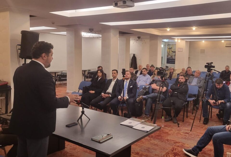 Europarlamentarul Claudiu Târziu a lansat la Suceava filiala județeană a Acțiunii Conservatoare, care va fi condusă de Ovidiu Ilisei