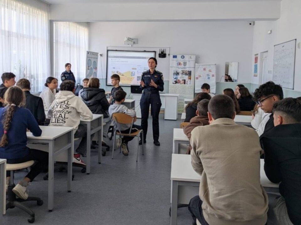 „Siguranță școlară” pentru elevii de la Liceul Tehnologic „Oltea Doamna” Dolhasca