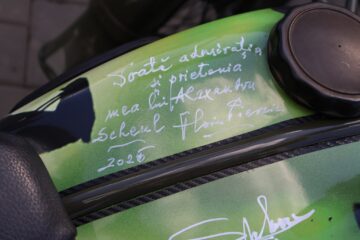 Omul de afaceri sucevean Alexandru Șcheul, i-a prezentat personal marelui actor Florin Piersic motocicleta „Mărgelatu”