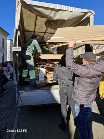 Elevii de la „Hurmuzachi” Rădăuți au colectat aproape 2.700 de kg de deșeuri reciclabile într-o singură zi