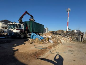 Incendiul uriaș de la Dumbrăveni a lăsat pagube de două milioane de euro, iar cel care a pus focul încă este căutat