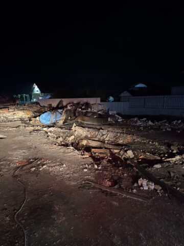 Incendiul uriaș de la Dumbrăveni a lăsat pagube de două milioane de euro, iar cel care a pus focul încă este căutat