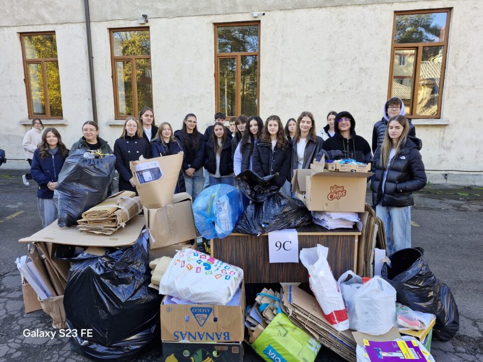 Prima zi din ”Săptămâna verde”, la Colegiul ”Hurmuzachi”