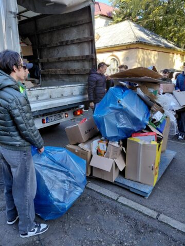 Elevii de la „Hurmuzachi” Rădăuți au colectat aproape 2.700 de kg de deșeuri reciclabile într-o singură zi