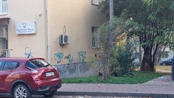 Clădiri din centrul municipiul Suceava, mâzgălite de „artiști urbani”. Poliția caută autorii