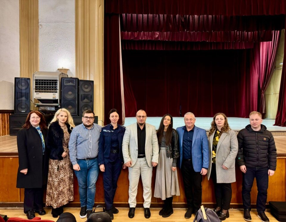 Peste 450 de elevi de la „Hurmuzachi” Rădăuți, față în față cu specialiștii: cum să spui „Nu” dependenței