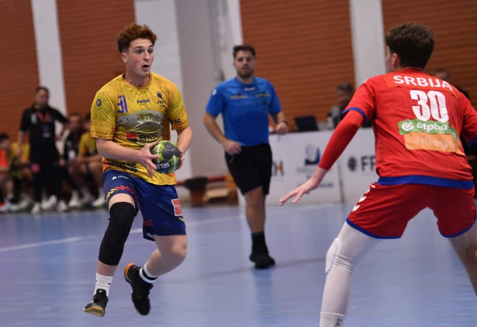 Ianis Chiruț este un component de bază al naționalei de juniori. Foto handbalmania.ro
