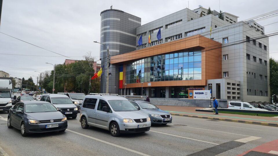 Primăria Suceava continuă proiectul de migrare în subteran a cablurilor de pe stâlpi