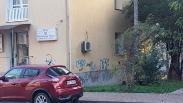 Clădiri din centrul municipiul Suceava, mâzgălite de „artiști urbani”. Poliția caută autorii