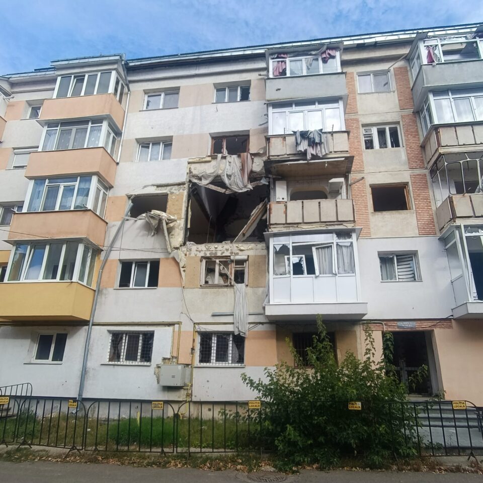Blocul afectat de explozie, la trei ani de la incident