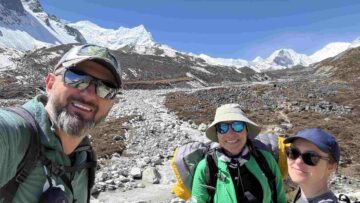 O suceveancă pe acoperișul lumii: Alina Isopescu a urcat pe vârful Imja Tse (6.189 m) din Himalaya