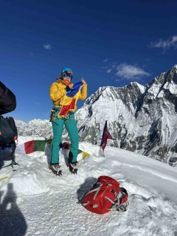O suceveancă pe acoperișul lumii: Alina Isopescu a urcat pe vârful Imja Tse (6.189 m) din Himalaya