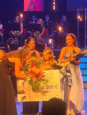 Eleva Sara Natalia Tîrnoveanu a câștigat Marele Trofeu al Festivalului Bon Art Junior Fest de la Praga