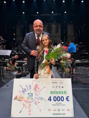 Eleva Sara Natalia Tîrnoveanu a câștigat Marele Trofeu al Festivalului Bon Art Junior Fest de la Praga