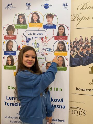 Eleva Sara Natalia Tîrnoveanu a câștigat Marele Trofeu al Festivalului Bon Art Junior Fest de la Praga