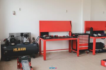 Noul corp de clădire al Liceului ”Vasile Deac” dispune de mai multe laboratoare pentru învățământul tehnologic
