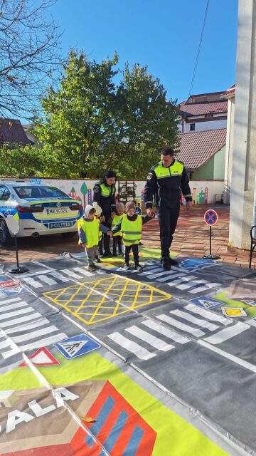 Peste 3.500 de elevi au participat la acțiuni de prevenire a accidentelor, organizate de Poliție