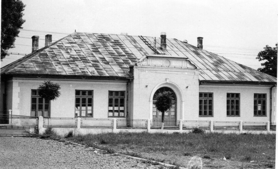 Hanul care a fost vizitat în 1917 de Regina Maria, la Dumbrăveni, pe vremea când era spital de campanie