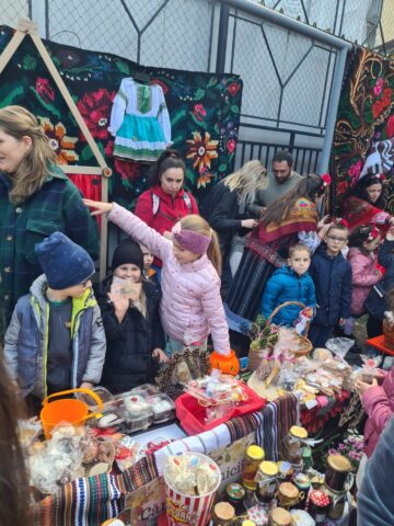 Târgul Toamnei la Grădinița cu Program Prelungit „Prichindel” Suceava – un eveniment al culorilor, tradițiilor și bucuriei copilăriei