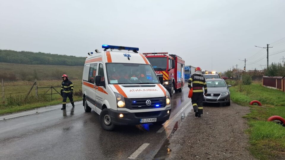 Un consilier local și un prieten al acestuia, morți după ce au fost măturați de remorca unui tir