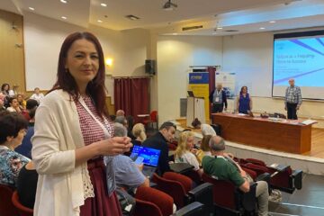 „Despre bucuria de a construi împreună sens și cunoaștere”, cu conf. univ. dr. Ruxandra Bejinaru