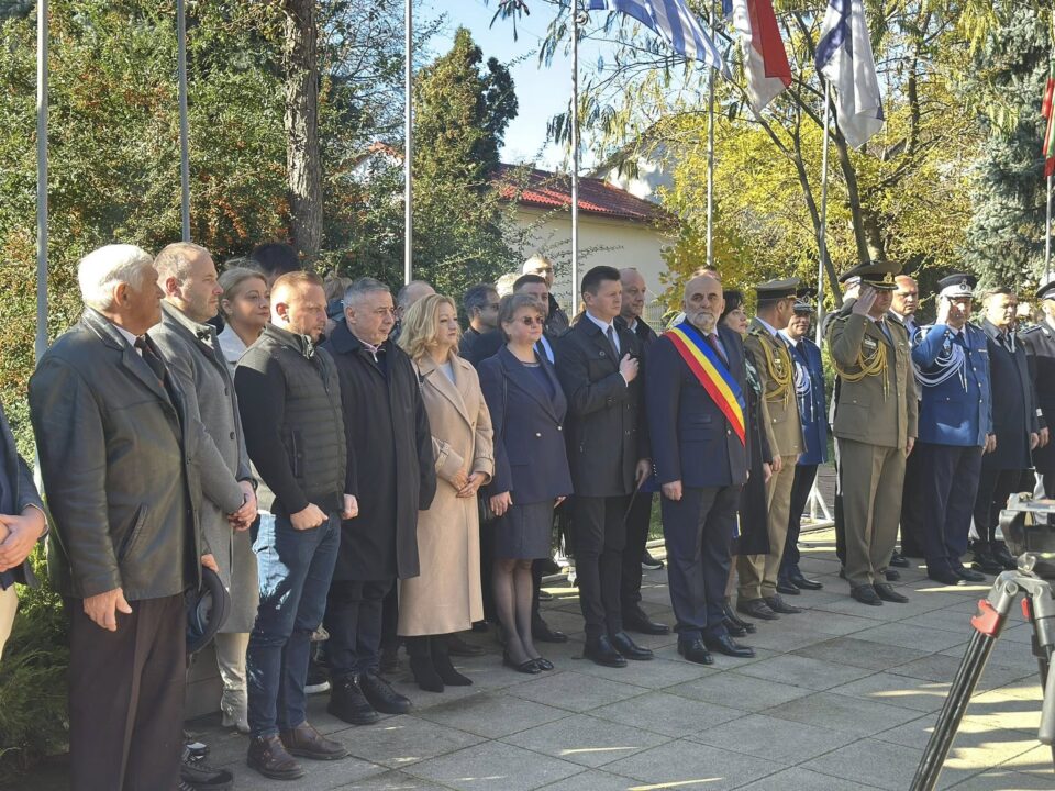 Exercițiul de mobilizare a rezerviștilor nu este „un semn de neliniște”, ci expresia unei țări „care vrea să fie în pace”, a transmis primarul Rîmbu, de Ziua Armatei