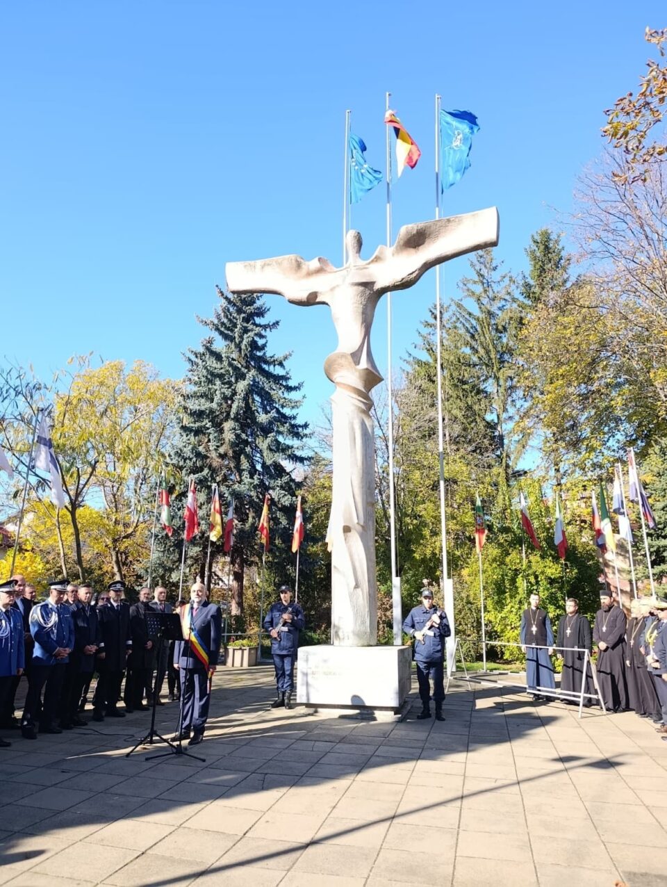 Exercițiul de mobilizare a rezerviștilor nu este „un semn de neliniște”, ci expresia unei țări „care vrea să fie în pace”, a transmis primarul Rîmbu, de Ziua Armatei