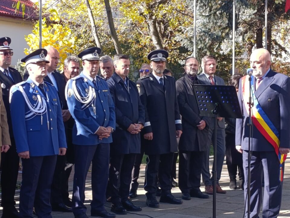 Exercițiul de mobilizare a rezerviștilor nu este „un semn de neliniște”, ci expresia unei țări „care vrea să fie în pace”, a transmis primarul Rîmbu, de Ziua Armatei