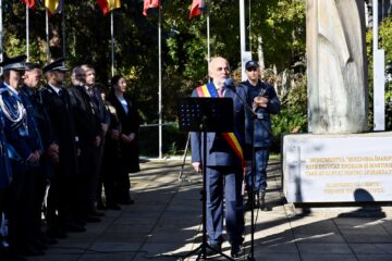 Exercițiul de mobilizare a rezerviștilor nu este „un semn de neliniște”, ci expresia unei țări „care vrea să fie în pace”, a transmis primarul Rîmbu, de Ziua Armatei Exercițiul de mobilizare a rezerviștilor nu este „un semn de neliniște”, ci expresia unei țări „care vrea să fie în pace”, a transmis primarul Rîmbu, de Ziua Armatei