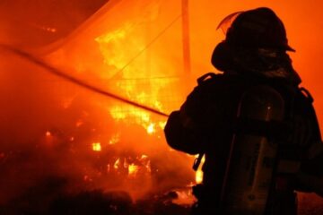 Incendiu în plină noapte la un gater Incendiu în plină noapte la un gater