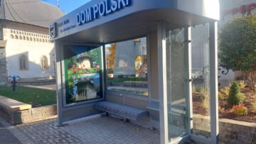 Stație de autobuz pentru transportul metropolitan, amenajată la Dom Polski