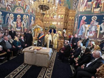„Nunta de aur” a 24 de familii din Șcheia, celebrată de administrația locală și Biserică