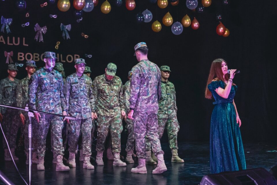 Seară de bal mascat, la Balul Bobocilor de la Colegiul Național Militar „Ștefan cel Mare”
