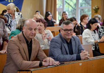 Cei doi vicepreședinți ai Consiliului Județean s-au reîntors, la moment aniversar, în băncile colegiului unde au fost elevi