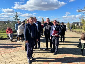 „Nunta de aur” a 24 de familii din Șcheia, celebrată de administrația locală și Biserică