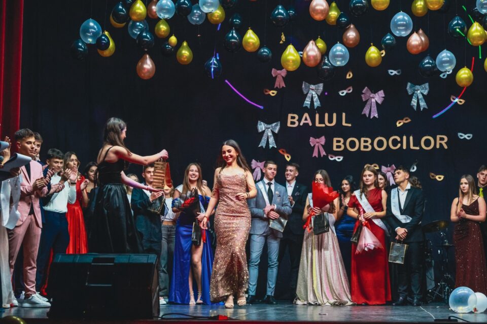 Seară de bal mascat, la Balul Bobocilor de la Colegiul Național Militar „Ștefan cel Mare”