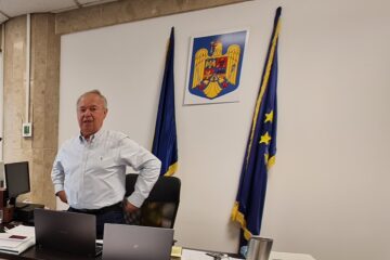 Dan Nichiforel a demisionat din funcția de consilier al primarului Rîmbu și a rămas pe post onorific Dan Nichiforel a demisionat din funcția de consilier al primarului Rîmbu și a rămas pe post onorific