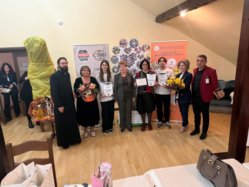 Candele aprinse în palma timpului – lumină și dăruire în inima Bucovinei Candele aprinse în palma timpului – lumină și dăruire în inima Bucovinei