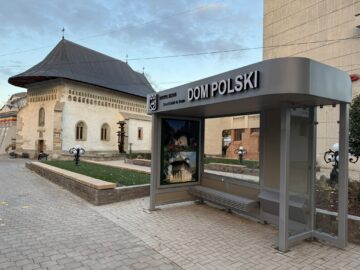 Stație de autobuz pentru transportul metropolitan, amenajată la Dom Polski