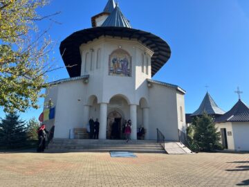 „Nunta de aur” a 24 de familii din Șcheia, celebrată de administrația locală și Biserică