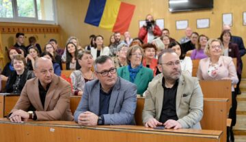 Cei doi vicepreședinți ai Consiliului Județean s-au reîntors, la moment aniversar, în băncile colegiului unde au fost elevi