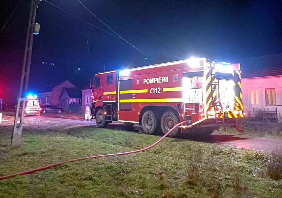 Incendiu cu pagube de 200.000 de lei la o gospodărie din comuna Mălini Incendiu cu pagube de 200.000 de lei la o gospodărie din comuna Mălini