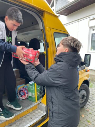 Târg de Toamnă ”Dăruim speranță”, organizat de școala din Zamostea