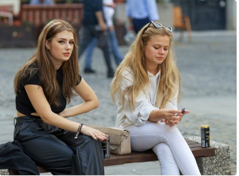 41% dintre adolescenți au consumat alcool în ultima lună, iar un sfert dintre ei au accesat jocuri de noroc 41% dintre adolescenți au consumat alcool în ultima lună, iar un sfert dintre ei au accesat jocuri de noroc