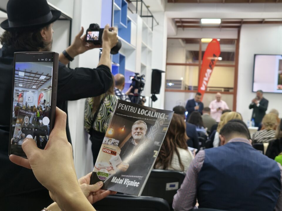 Revista „Pentru localnici”, distribuită gratuit, a ajuns la a 10-a ediție