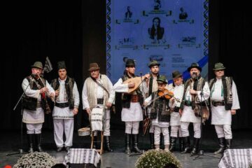 Spectacol folcloric aniversar susținut de Ansamblul „Suflet Bucovinean”, pe scena Teatrului „Matei Vișniec”