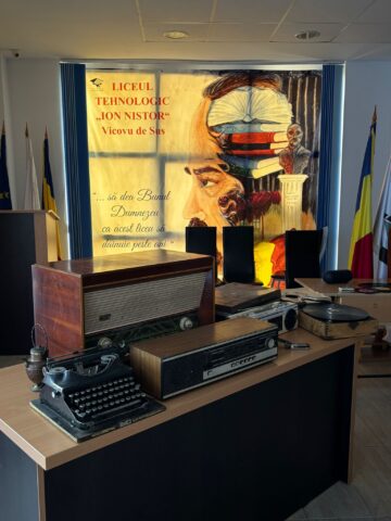 „Dansând prin timp”, o incursiune în istorie și cultura media, la Liceul Tehnologic din Vicovu de Sus